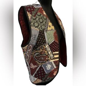 Vintage Handmade Women’s quilted vest. Size XL￼